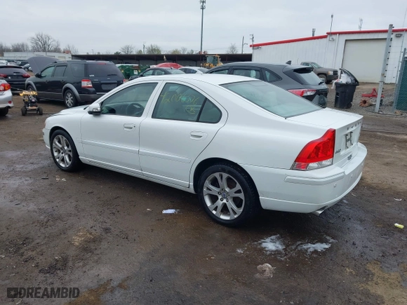 2009 Volvo S60 2.5T with VIN YV1RS592092720882, listed as a IAAI auction lot 42006676 with 143,647 mi miles. Bid and sale history available at carsss.com. Image 3.
