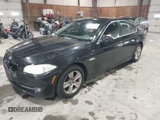 2013 BMW 5 Series 528i xDrive with VIN WBAXH5C57DD109045, listed as a IAAI auction lot 41525875 with 121,549 mi miles. Bid and sale history available at carsss.com. Image 2.