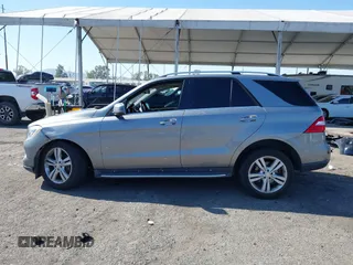 2013 Mercedes-Benz M ML 350 with VIN 4JGDA5HB9DA235137, listed as a IAAI auction lot 42018748 with 140,837 mi miles. Bid and sale history available at carsss.com. Image 14.
