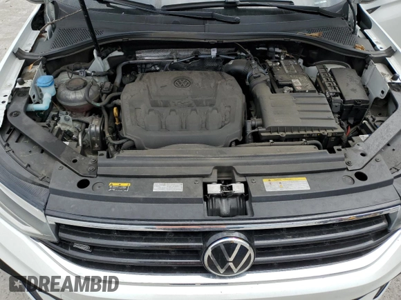 2022 Volkswagen Tiguan SE R-Line Black with VIN 3VVCB7AXXNM109437, listed as a Copart auction lot 59607495 with 30,985 mi miles and Salvage title. Bid and sale history available at DreamBid. Image 12.