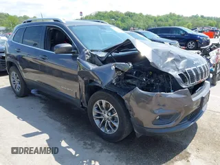 2020 Jeep Cherokee Altitude z VIN 1C4PJMLB5LD554776, wystawiony jako IAAI lot #42098049 z przebiegiem 101 068 mil mil oraz . Historia ofert i sprzedaży dostępna na DreamBid. Obrazek 1.
