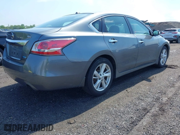 2014 Nissan Altima 2.5 S with VIN 1N4AL3AP1EC420984, listed as a IAAI auction lot 42209666 with 165,085 mi miles and . Bid and sale history available at carsss.com. Image 4.