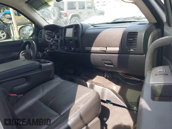 2007 Chevrolet Silverado 1500 1LT with VIN 2GCEC13J471517260, listed as a IAAI auction lot 39369498 with 183,703 mi miles and . Bid and sale history available at DreamBid. Image 5.