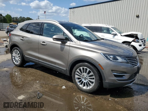 2017 Lincoln MKC Reserve z VIN 5LMCJ3D98HUL11757, wystawiony jako Copart lot #53115715 z przebiegiem 40 464 mil mil oraz Szkoda całkowita • Salvage title. Historia ofert i sprzedaży dostępna na DreamBid. Obrazek 4.