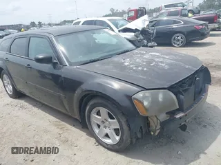 2005 Dodge Magnum SE with VIN 2D4FV48VX5H128545, listed as a IAAI auction lot 42098344 with Not Provided miles. Bid and sale history available at carsss.com. Image 1.
