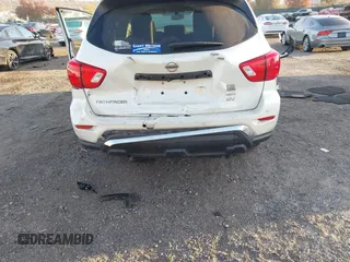 2017 Nissan Pathfinder SV with VIN 5N1DR2MM9HC645218, listed as a IAAI auction lot 40697929 with 103,533 mi miles. Bid and sale history available at carsss.com. Image 6.