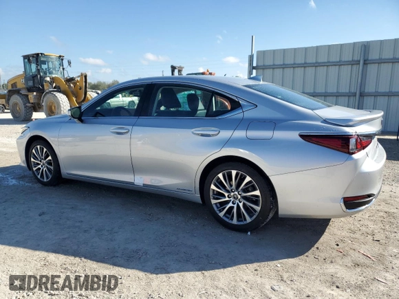 2021 Lexus ES with VIN 58ADA1C16MU006042, listed as a Copart auction lot 42586155 with 9,317 mi miles and Non Repairable. Bid and sale history available at carsss.com. Image 2.
