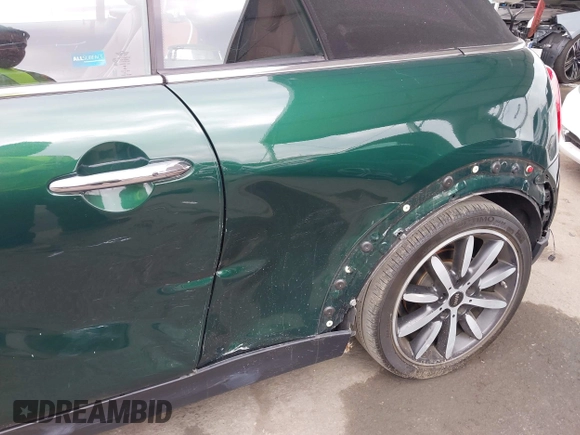 2019 MINI Convertible Cooper S z VIN WMWWG9C5XK3E40620, wystawiony jako IAAI lot #42379122 z przebiegiem 5 496 mil mil oraz . Historia ofert i sprzedaży dostępna na DreamBid. Obrazek 17.