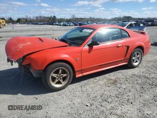 2001 Ford Mustang Standard with VIN 1FAFP40421F143178, listed as a Copart auction lot 48051735 with 146,943 mi miles and Salvage Title. Bid and sale history available at carsss.com. Image 1.
