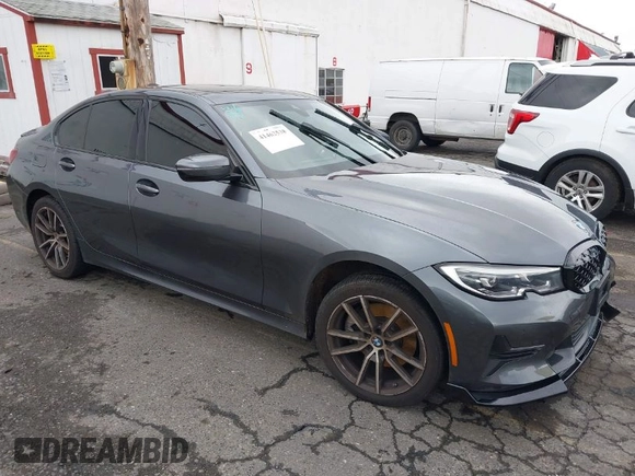 2022 BMW 3 Series 330i xDrive with VIN 3MW5R7J09N8C69868, listed as a IAAI auction lot 41462538 with 1 mi miles. Bid and sale history available at carsss.com. Image 1.