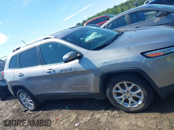 2018 Jeep Cherokee Latitude with VIN 1C4PJLCB4JD612058, listed as a IAAI auction lot 42176036 with 162,153 mi miles and . Bid and sale history available at DreamBid. Image 13.