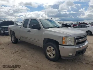 2008 Chevrolet Silverado 1500 LT w/1LT with VIN 2GCEK19J181101002, listed as a Copart auction lot 70921694 with 326,842 mi miles and Clean Title. Bid and sale history available at carsss.com. Image 4.