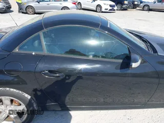 2007 Mercedes-Benz SLK 280 with VIN WDBWK54F37F142526, listed as a IAAI auction lot 42043242 with 128,143 mi miles and . Bid and sale history available at DreamBid. Image 13.