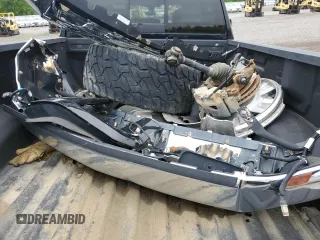 2020 Chevrolet Silverado 3500HD LTZ z VIN 1GC4YUEY9LF320967, wystawiony jako Copart lot #57058625 z przebiegiem 29 674 mil mil oraz Szkody całkowita. Historia ofert i sprzedaży dostępna na DreamBid. Obrazek 12.