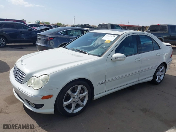 2007 Mercedes-Benz C-Class 2.5L Sport with VIN WDBRF52H77F933731, listed as a IAAI auction lot 41935182 with 153,907 mi miles. Bid and sale history available at carsss.com. Image 17.