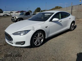 2013 Tesla Model S with VIN 5YJSA1CG2DFP17298, listed as a Copart auction lot 89166515 with 57,615 mi miles and Salvage Title. Bid and sale history available at carsss.com. Image 1.