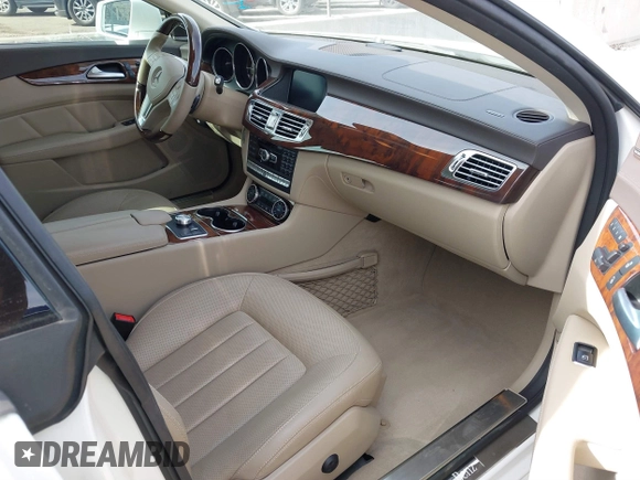 2014 Mercedes-Benz CLS-Class CLS 550 with VIN WDDLJ7DBXEA118935, listed as a IAAI auction lot 41457925 with 62,037 mi miles. Bid and sale history available at carsss.com. Image 5.