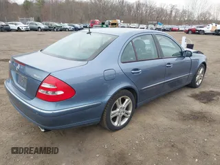 2005 Mercedes-Benz E 500 z VIN WDBUF70J25A731269, wystawiony jako IAAI lot #41759930 z przebiegiem 106 132 mil mil oraz . Historia ofert i sprzedaży dostępna na DreamBid. Obrazek 4.