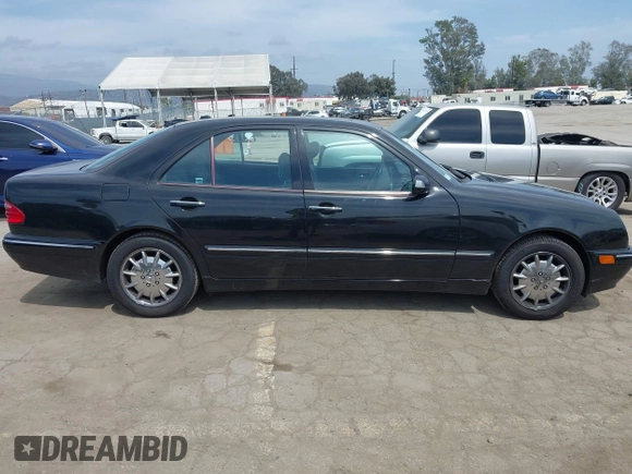 2000 Mercedes-Benz E 320 with VIN WDBJF65J4YB121264, listed as a IAAI auction lot 42245628 with 231,799 mi miles and . Bid and sale history available at DreamBid. Image 13.