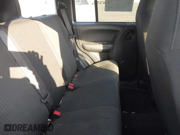 2004 Jeep Liberty Sport with VIN 1J4GK48K34W101682, listed as a IAAI auction lot 41724084 with 58,784 mi miles and . Bid and sale history available at DreamBid. Image 8.