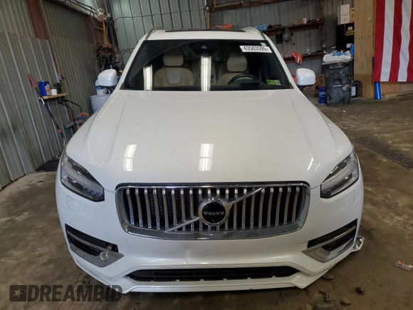 2021 Volvo XC90 Inscription with VIN YV4A22PLXM1767880, listed as a Copart auction lot 43583595 with 87,043 mi miles and Salvage title. Bid and sale history available at DreamBid. Image 5.