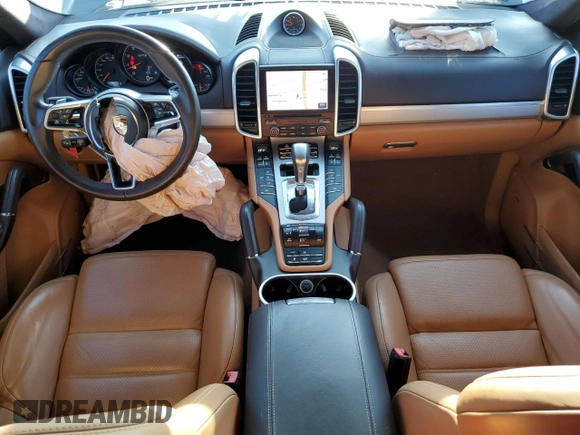2017 Porsche Cayenne GTS z VIN WP1AD2A25HLA81008, wystawiony jako Copart lot #48987185 z przebiegiem 76 800 mil mil oraz Szkoda całkowita • Salvage title. Historia ofert i sprzedaży dostępna na DreamBid. Obrazek 8.