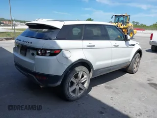 2013 Land Rover Range Rover Evoque Pure Plus z VIN SALVP2BG8DH741035, wystawiony jako IAAI lot #41747950 z przebiegiem 193 752 mil mil oraz . Historia ofert i sprzedaży dostępna na DreamBid. Obrazek 4.
