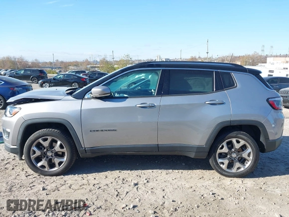 2018 Jeep Compass Limited with VIN 3C4NJDCB8JT246385, listed as a IAAI auction lot 40858204 with Not provided miles and . Bid and sale history available at DreamBid. Image 13.