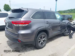 2019 Toyota Highlander LE with VIN 5TDBZRFH6KS718068, listed as a IAAI auction lot 42296326 with Not provided miles and . Bid and sale history available at DreamBid. Image 4.