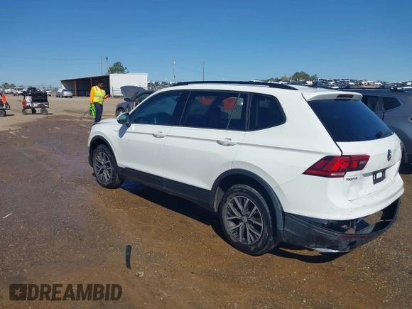 2021 Volkswagen Tiguan S с VIN 3VV1B7AX6MM107853, выставлен на аукционе IAAI как лот 41854767 с пробегом 67 569 миль миль и . История ставок и продаж доступна на DreamBid. Изображение 3.
