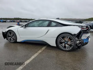 2015 BMW i8 z VIN WBY2Z2C53FV391673, wystawiony jako Copart lot #45827224 z przebiegiem 16 299 mil mil oraz . Historia ofert i sprzedaży dostępna na DreamBid. Obrazek 2.
