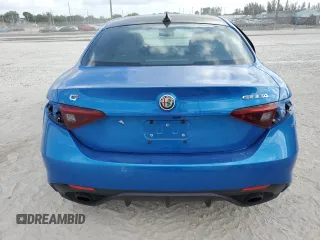 2023 Alfa Romeo Giulia Veloce z VIN ZARFAMBN1P7668694, wystawiony jako Copart lot #53982015 z przebiegiem 12 728 mil mil oraz Szkoda całkowita • Salvage title. Historia ofert i sprzedaży dostępna na DreamBid. Obrazek 6.