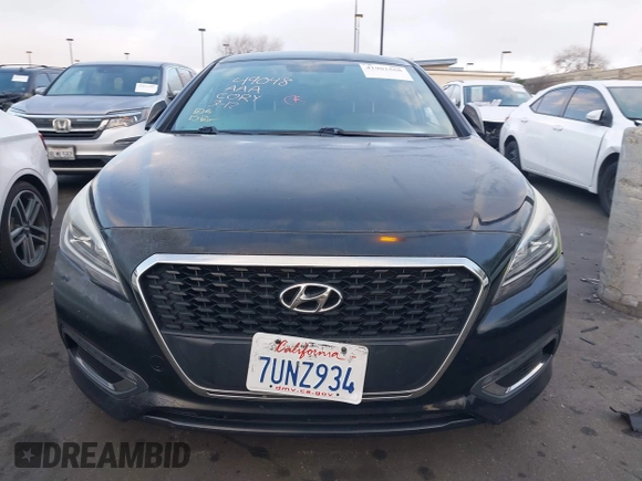 2017 Hyundai Sonata SE with VIN KMHE24L13HA055104, listed as a IAAI auction lot 41901568 with 100,456 mi miles and . Bid and sale history available at DreamBid. Image 13.