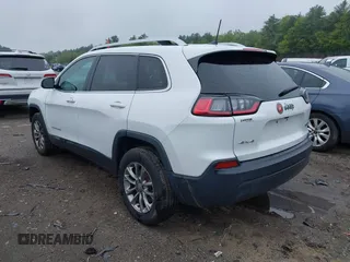 2020 Jeep Cherokee Latitude Plus z VIN 1C4PJMLBXLD538959, wystawiony jako IAAI lot #42266458 z przebiegiem 67 543 mil mil oraz . Historia ofert i sprzedaży dostępna na DreamBid. Obrazek 3.