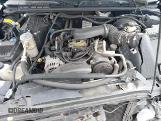 2000 Chevrolet S-10 LS with VIN 1GCCS19WXY8242120, listed as a IAAI auction lot 41675109 with 196,408 mi miles. Bid and sale history available at carsss.com. Image 10.