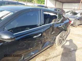 2019 Nissan Altima 2.5 SL with VIN 1N4BL4EVXKC120729, listed as a IAAI auction lot 39457605 with 132,189 mi miles. Bid and sale history available at carsss.com. Image 6.