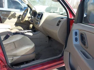 2006 Ford Escape Limited with VIN 1FMYU04176KD53709, listed as a IAAI auction lot 41886158 with 194,682 mi miles. Bid and sale history available at carsss.com. Image 5.