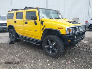 2005 Hummer H2 SUV with VIN 5GRGN23U05H116171, listed as a IAAI auction lot 41728646 with 209,015 mi miles. Bid and sale history available at carsss.com. Image 1.