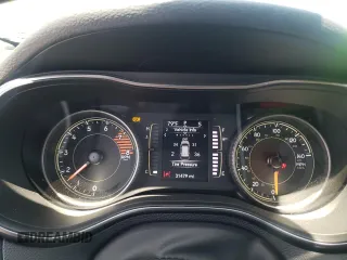 2020 Jeep Cherokee Altitude z VIN 1C4PJMLX3LD538832, wystawiony jako Copart lot #60269435 z przebiegiem 31 479 mil mil oraz Szkoda całkowita • Salvage title. Historia ofert i sprzedaży dostępna na DreamBid. Obrazek 9.