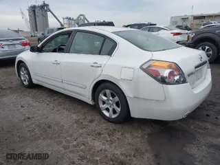 2009 Nissan Altima 2.5 S with VIN 1N4AL21E59C100968, listed as a IAAI auction lot 41686325 with 102,636 mi miles. Bid and sale history available at carsss.com. Image 3.