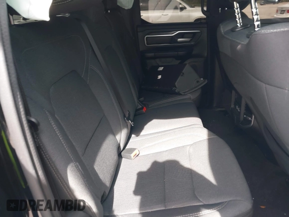 2023 Ram 1500 Big Horn z VIN 1C6RRFBG1PN612321, wystawiony jako IAAI lot #39303273 z przebiegiem 20 647 mil mil oraz . Historia ofert i sprzedaży dostępna na DreamBid. Obrazek 8.