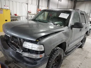 2001 Chevrolet Tahoe LS with VIN 1GNEK13T31R114154, listed as a IAAI auction lot 41387339 with 204,353 mi miles. Bid and sale history available at carsss.com. Image 2.