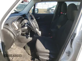 2017 Jeep Renegade Latitude z VIN ZACCJBBB3HPG48457, wystawiony jako Copart lot #46483275 z przebiegiem 105 298 mil mil oraz Szkody całkowita. Historia ofert i sprzedaży dostępna na DreamBid. Obrazek 7.
