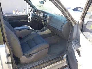 2001 Ford Explorer Sport z VIN 1FMYU60E71UC52372, wystawiony jako IAAI lot #41739367 z przebiegiem 137 960 mil mil oraz . Historia ofert i sprzedaży dostępna na DreamBid. Obrazek 5.