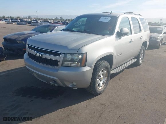 2009 Chevrolet Tahoe LT w/1LT with VIN 1GNFK23049R133033, listed as a IAAI auction lot 41140193 with 328,375 mi miles. Bid and sale history available at carsss.com. Image 17.