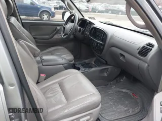 2005 Toyota Sequoia SR5 with VIN 5TDBT44A95S246415, listed as a IAAI auction lot 41560405 with 169,745 mi miles and . Bid and sale history available at DreamBid. Image 5.