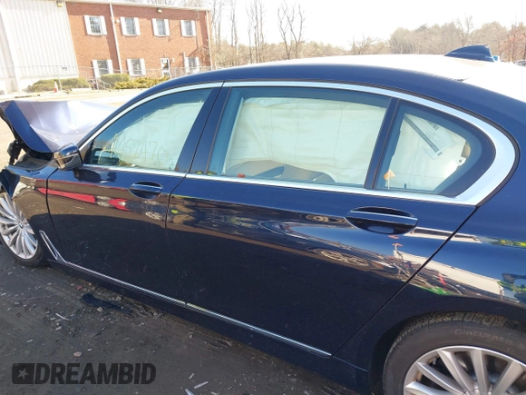 2018 BMW 7 Series 740i xDrive with VIN WBA7E4C54JGV23736, listed as a IAAI auction lot 41457470 with 70,243 mi miles. Bid and sale history available at carsss.com. Image 14.