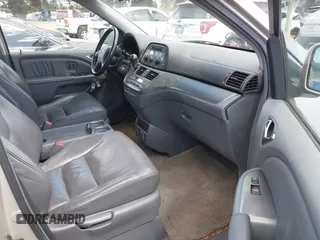 2006 Honda Odyssey TOURING with VIN 5FNRL38806B000049, listed as a IAAI auction lot 42095336 with 218,584 mi miles. Bid and sale history available at carsss.com. Image 5.