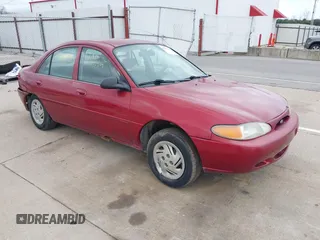 1998 Ford Escort SE z VIN 1FAFP13P4WW124031, wystawiony jako IAAI lot #42077199 z przebiegiem 170 165 mil mil oraz . Historia ofert i sprzedaży dostępna na DreamBid. Obrazek 1.