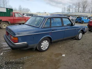 1990 Volvo 240 z VIN YV1AA8845L1400684, wystawiony jako Copart lot #49742045 z przebiegiem 182 643 mil mil oraz Tytuł czysty. Historia ofert i sprzedaży dostępna na DreamBid. Obrazek 3.